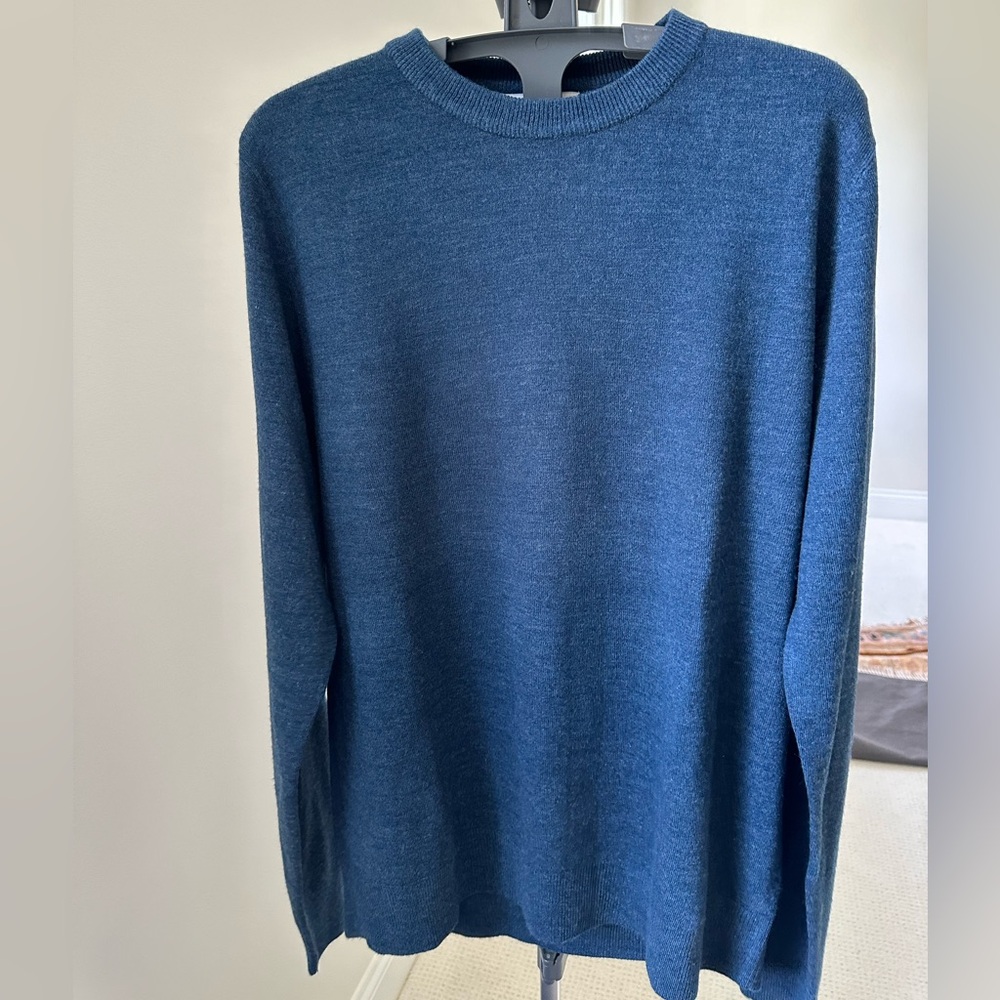 Primark men’s navy crewneck sweater
